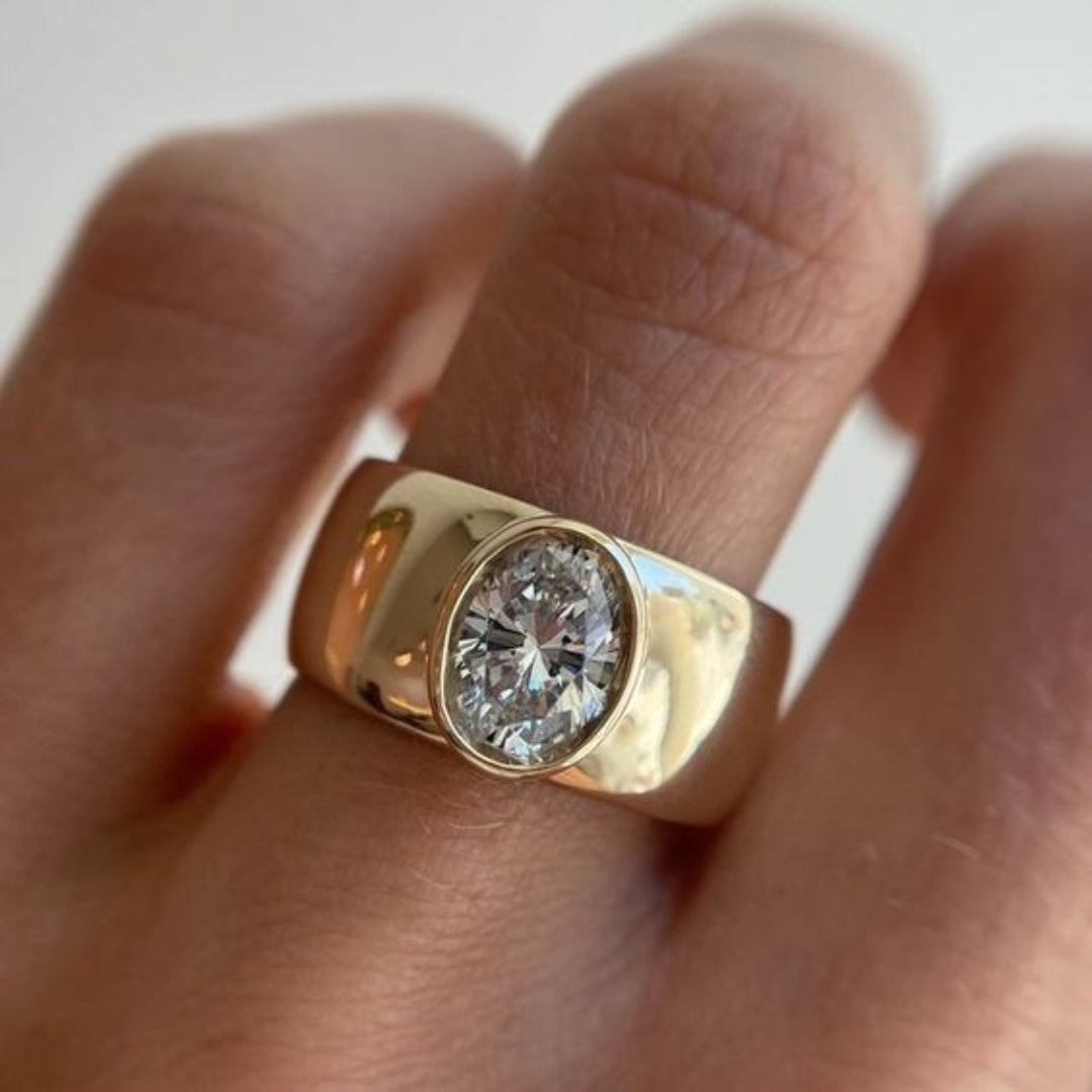 Bague vintage en or ornée de zirconium