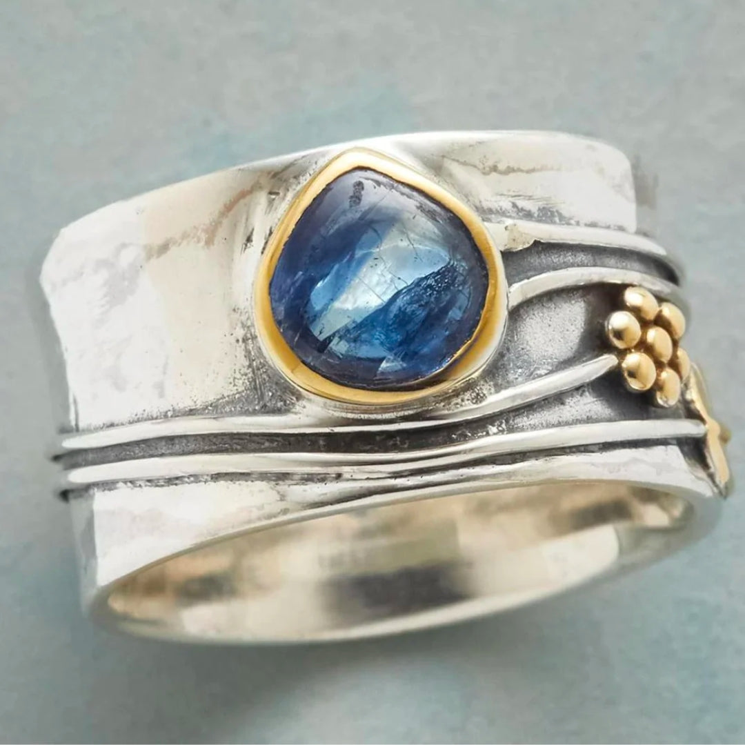 Moderne Bague vintage en argent avec cristal bleu