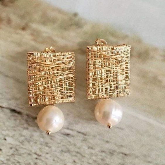 Camille™ | Boucles d’oreilles vintage carrées avec perle