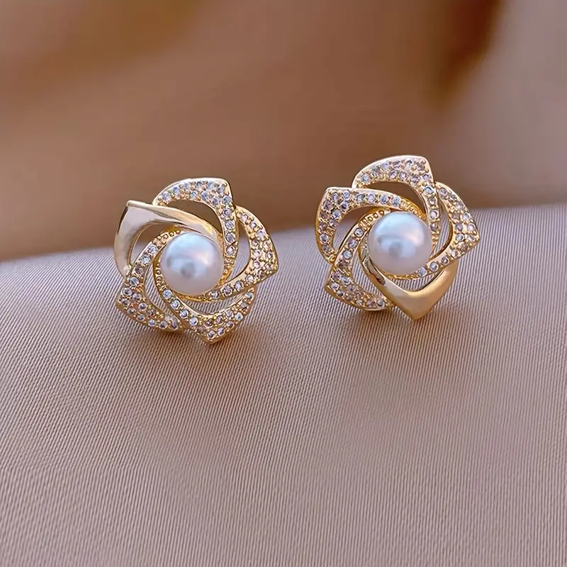 Boucles d’Oreilles Raffinées en Spirale avec Perles Brillantes