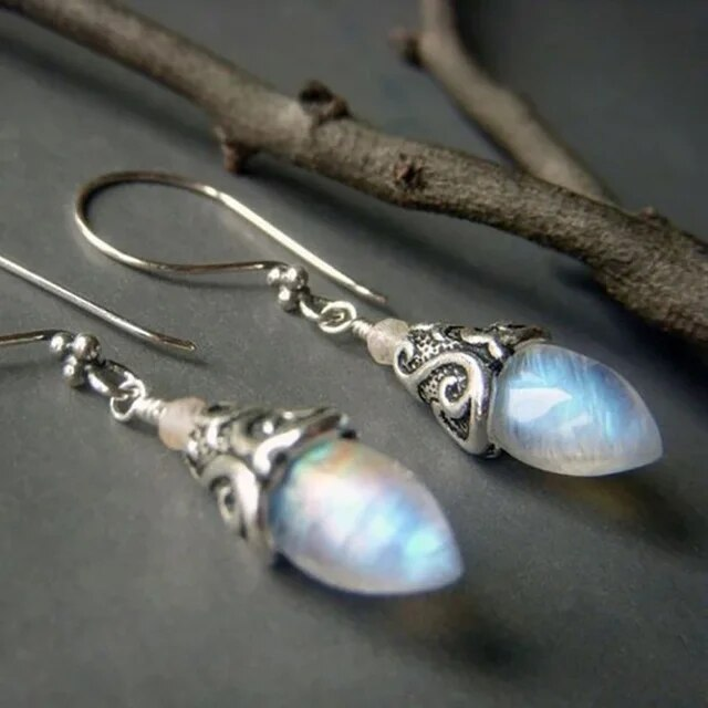 Boucles d’Oreilles Raffinées Vintage Argent et Cristal Lune