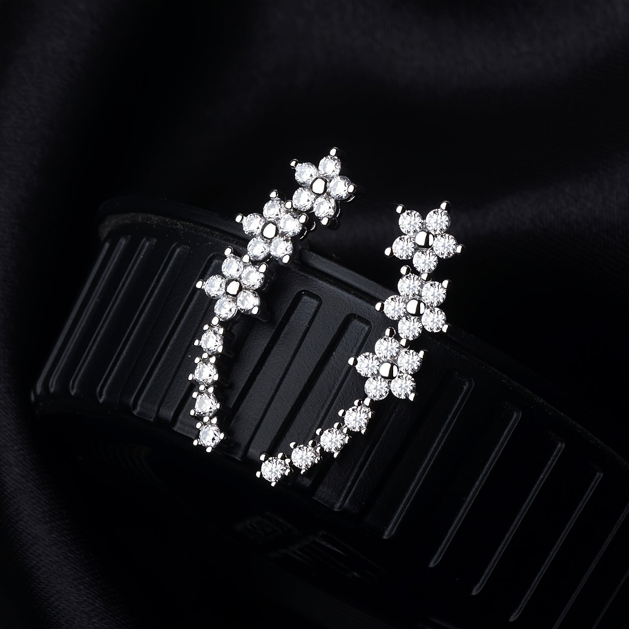 Des boucles d'oreilles fleuries intemporelles