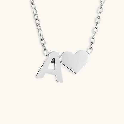 Ria™ | Collana con cuore e iniziali