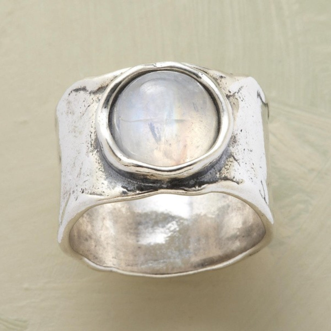 Bague Boho Ornée d’une Pierre de Lune