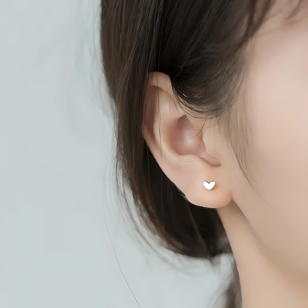 LILY™ | Boucles d’Oreilles Clous Cœurs