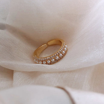 Bague en Or de Luxe Ornée de Perles