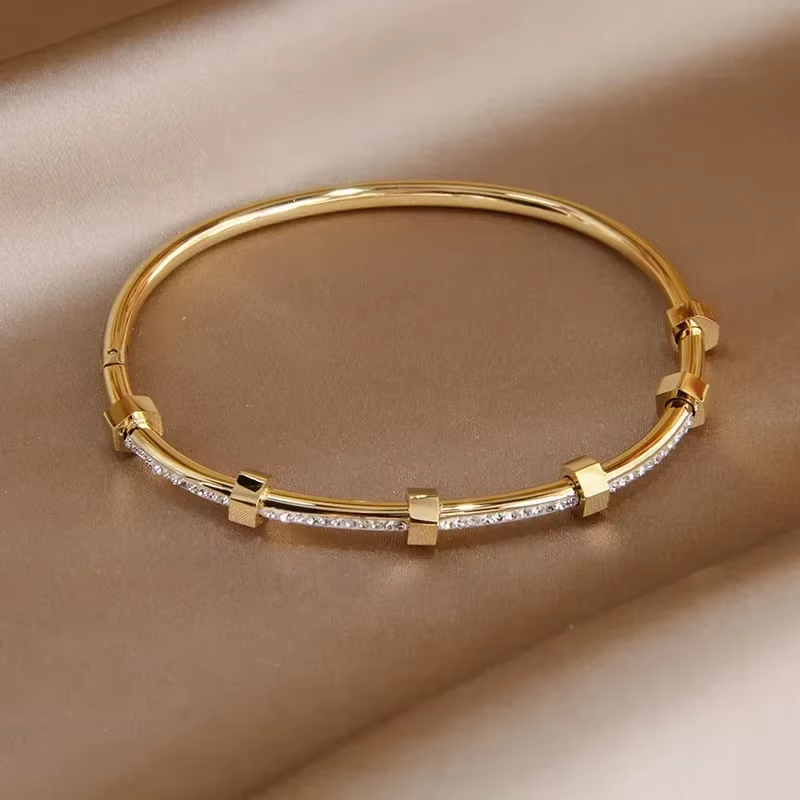 Madison™ | Bracelet doré éclat moissanite