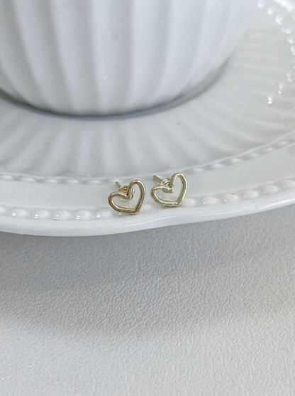 LILY™ | Boucles d’Oreilles Clous Cœurs