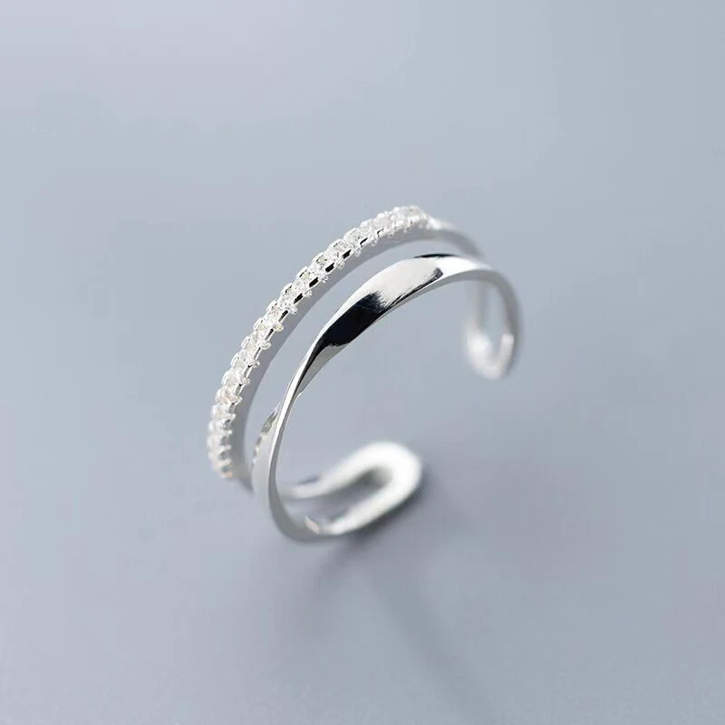 Bague Ajustable en Argent Sertie de Zircons