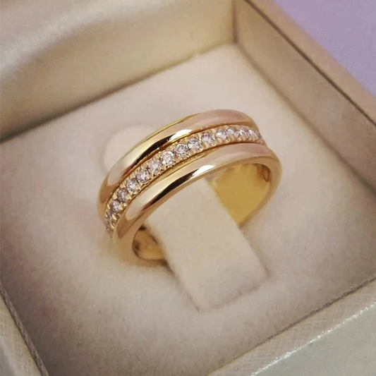 Sara - Bague Incrustée de Zirconium Vintage