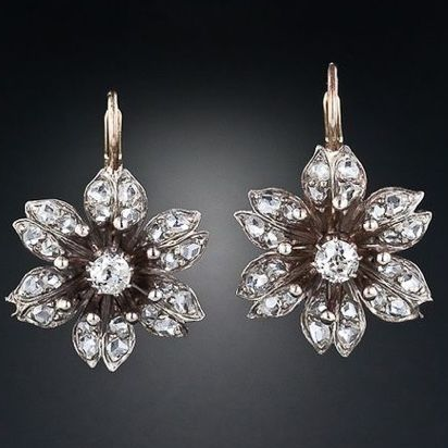 Boucles d’Oreilles Vintage Motif Fleur en Cristal