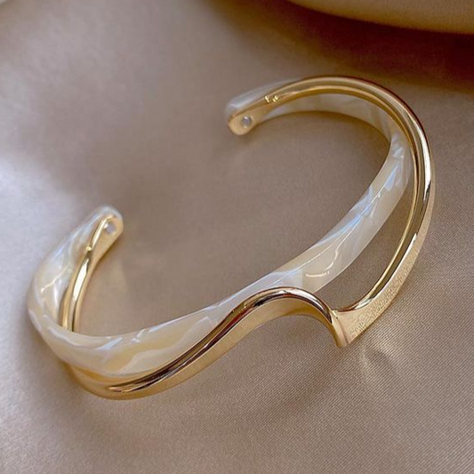 Maria - Bracelet Élégant en Or avec Opale Blanche