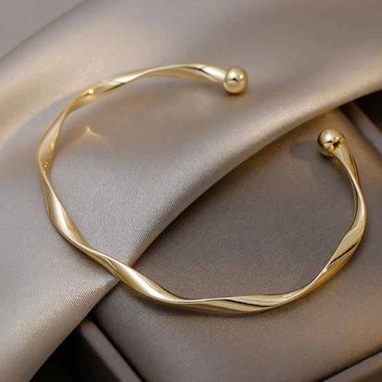 Bracelet Élegant en Or Ouvert
