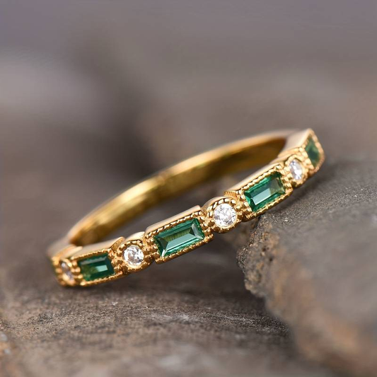 Bague Vintage Ornée de Cristaux Verts
