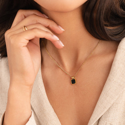 Collier Lucia avec Pendentif Noir