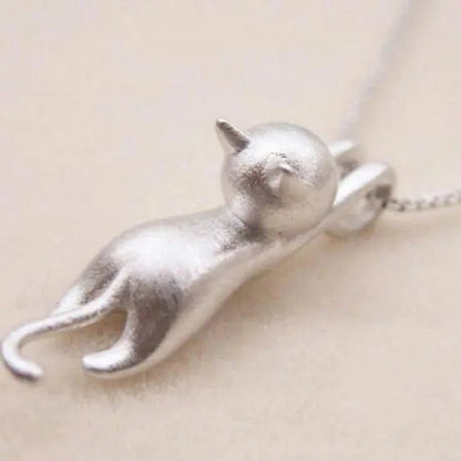 Collier joyeux avec un chaton en argent 925